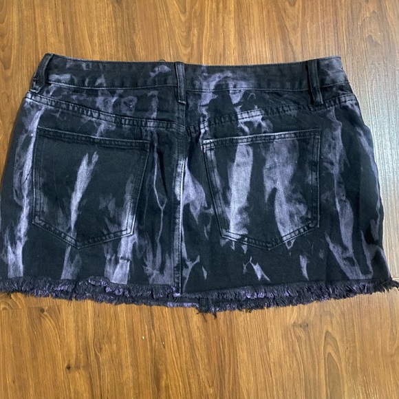 Fashion Nova Black and Purple Tie-Dye Skirt - Picture 4 of 5